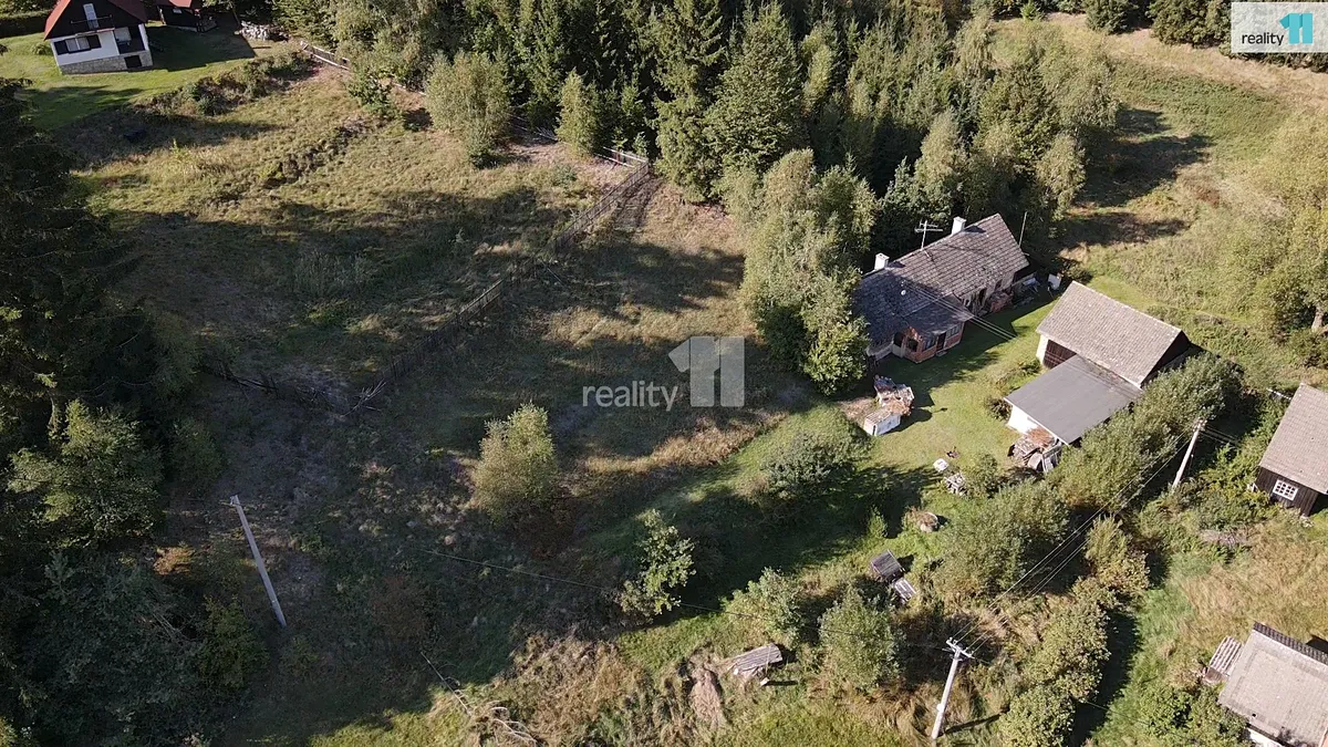 Prodej rodinného domu 100 m², pozemek 7659 m²